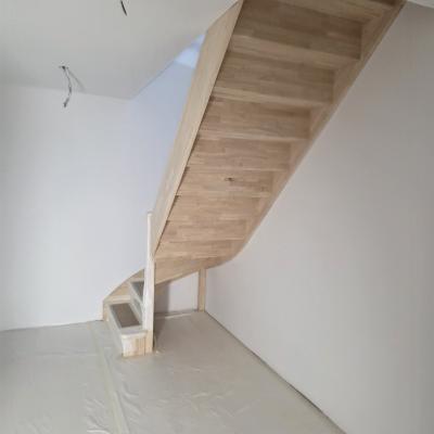 Pose escalier en bois exotique hévéa 3