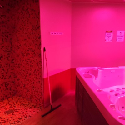 décoration intérieur, pars des panneaux muraux dans un jacuzzi. 3