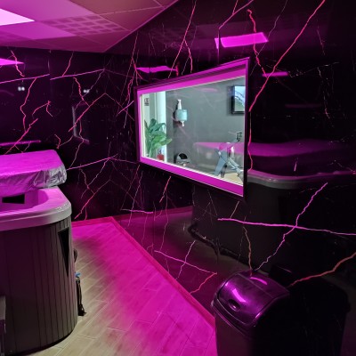 décoration intérieur, pars des panneaux muraux dans un jacuzzi. 1