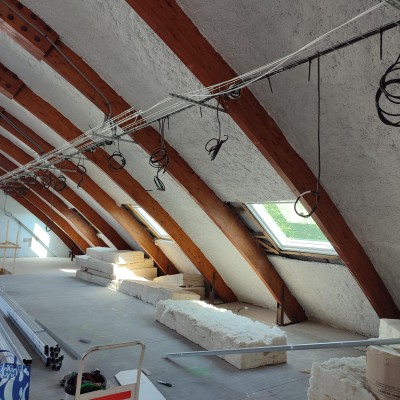 réalisation des cloisons pour de futur bureaux. 1