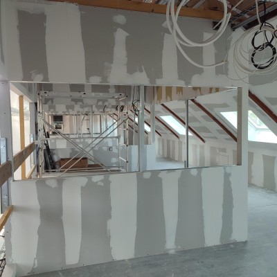 réalisation des cloisons pour de futur bureaux. 4