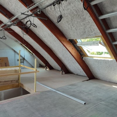 réalisation des cloisons pour de futur bureaux. 2