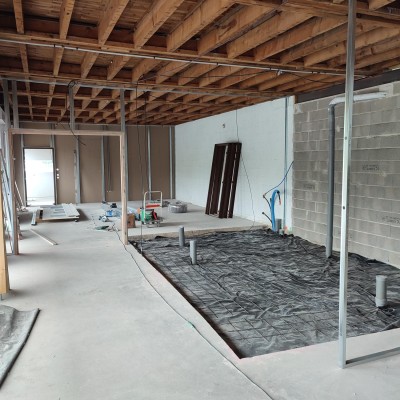 réalisations des cloisons divers locaux, et des sanitaires. 2