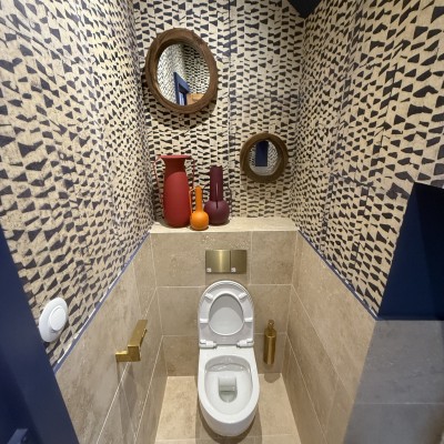 WC suite bleu 1