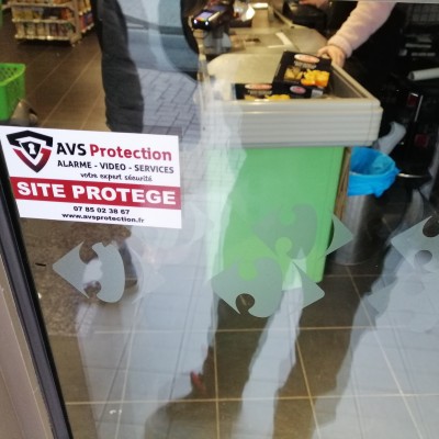Installation alarme anti-intrusion VANDERBILT et vidéoprotection DAHUA dans un commerce 4