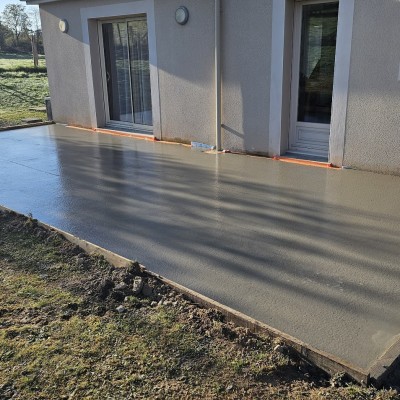Création terrasse en béton avec caniveau 3