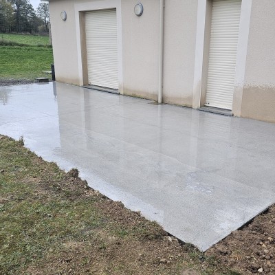 Création terrasse en béton avec caniveau 4
