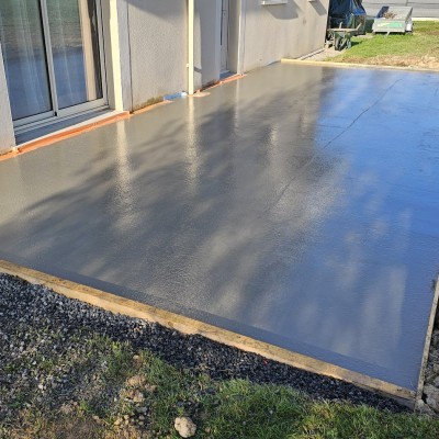 Création terrasse en béton avec caniveau 2