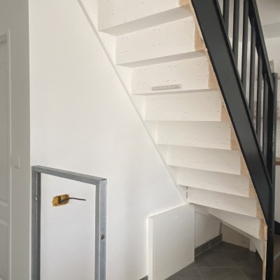 Rénovation d’un coin bureau sous escalier 5