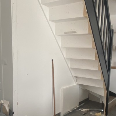 Rénovation d’un coin bureau sous escalier 3