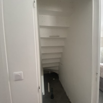 Rénovation d’un coin bureau sous escalier 1