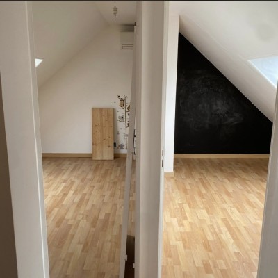 Agrandissement d’une chambre et création d’une tête de lit , rénovation mur et  plafond revêtement du sol 1