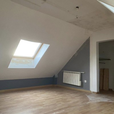 Agrandissement d’une chambre et création d’une tête de lit , rénovation mur et  plafond revêtement du sol 3