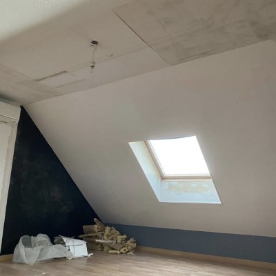 Agrandissement d’une chambre et création d’une tête de lit , rénovation mur et  plafond revêtement du sol 4