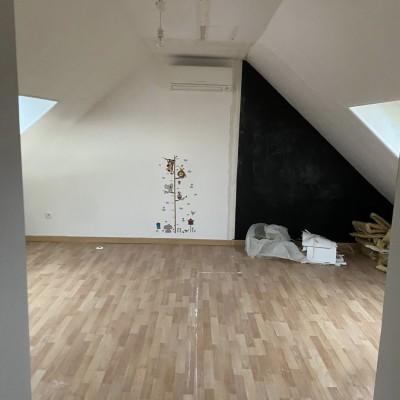 Agrandissement d’une chambre et création d’une tête de lit , rénovation mur et  plafond revêtement du sol 2