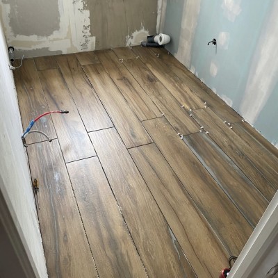 Revêtement d’une salle de bain mur /sol et  pose de douche 2