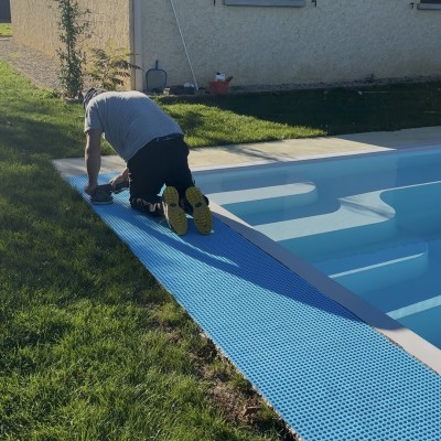 Pose de carrelage en terrasse et margelle de piscine 3