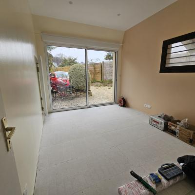 transformation d’un garage en chambre au RDC étape 2 (sol isolé recouvert d'un parquet flottant) 2