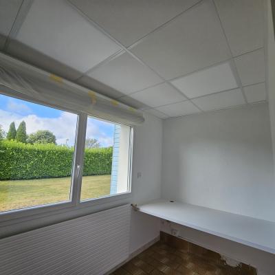 création d'un espace bureau avec des portes à galandages 2