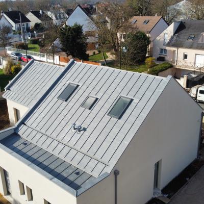Couverture en zinc à joint debout quartz d’un pavillon neuf à Yerres 3