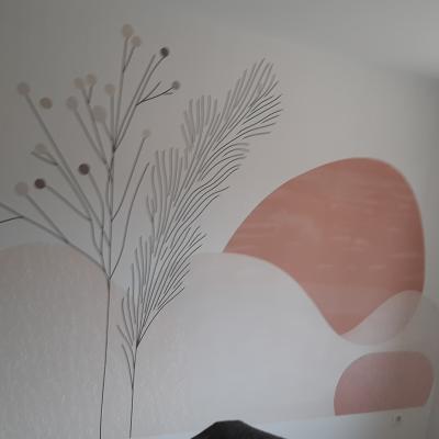 peinture et pose d'un papier peint dans un salon 1