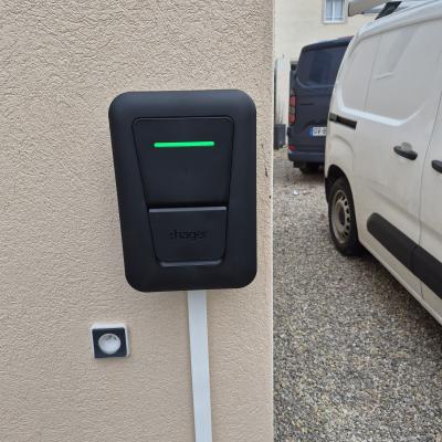 Dernière réalisation EMD BORNES DE RECHARGE