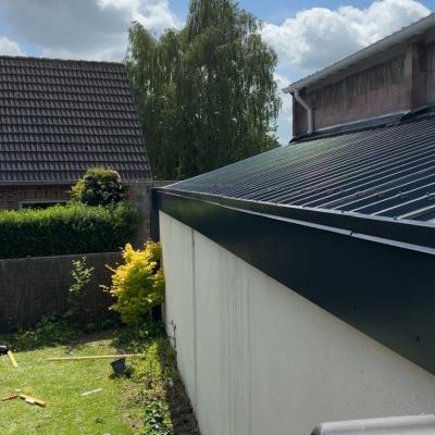 Réalisation d'un habillage en acier de couleur Anthracite pour cacher tout les défauts du mur 1