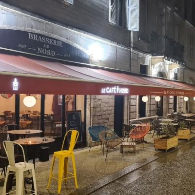 Installations de stores pour structures professionnels 5