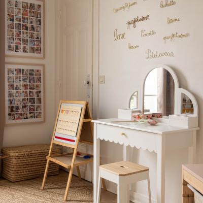 Chambre d'enfants avec meubles sur mesure 3