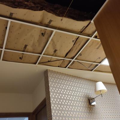 pose de faux plafond démontable 3